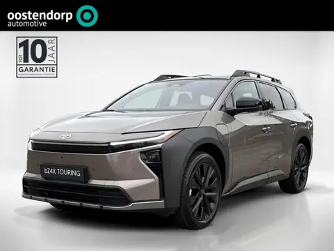 Toyota bZ4X Touring Executive AWD 75 kWh | Panorama dak | Rondomzicht camera | Stoel verwarming & ve