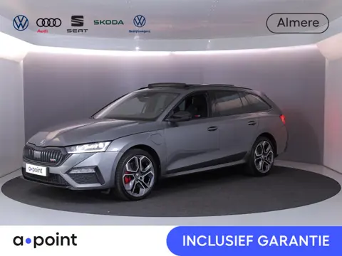 Skoda Octavia Combi 1.4 TSI RS iV PHEV Business 245 pk Automaat | Navigatie | Panoramadak | Parkeers