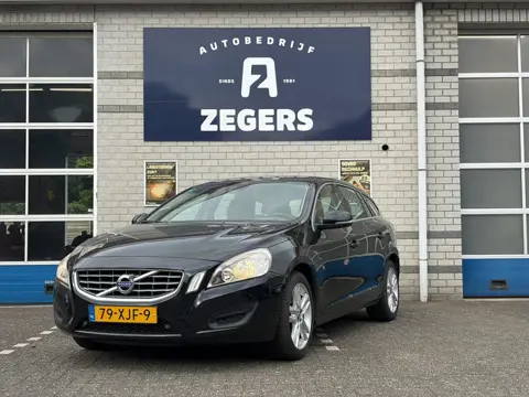 Volvo V60 1.6 T3 Momentum