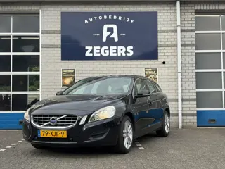 Volvo V60 1.6 T3 Momentum