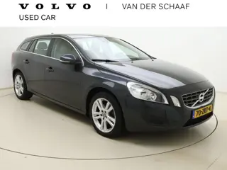 Volvo V60 T3 180pk Momentum / Polestar / Stoeverwarming / Leder / Trekhaak / Navi / Cruise Control /