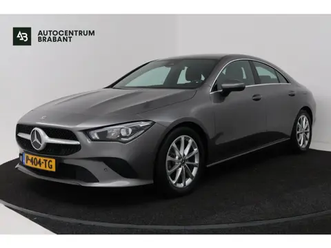 Mercedes-Benz CLA-klasse 180 Business Line (STOELVERWARMING, NAVIGATIE, CAMERA, PARKEERSENSOREN)
