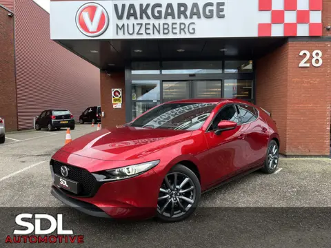 Mazda 3 2.0 e-SkyActiv-X M Hybrid 180 Luxury // LEDER // ELEK.STOEL+GEHEUGEN // CAMERA // DODEHOEK /