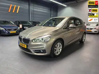 BMW 2-serie Active Tourer 220i Luxury 1E EIGENAAR LEDER HEAD-UP LED CAMEREA NAP NL AUTO