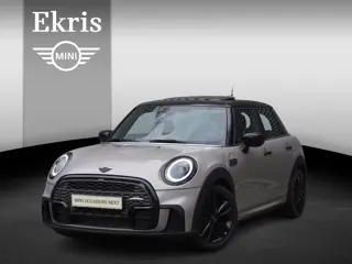 MINI 5-deurs Cooper John Cooper Works Uitvoering | Comfort Plus Pakket | Glazen panoramadak | Elektr