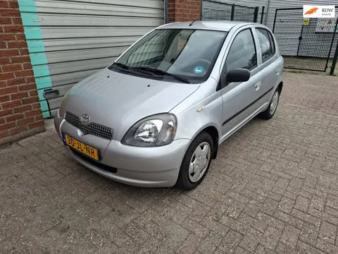 Toyota Yaris 1.3-16V VVT-i Sol 5-Drs Bj:2002 NAP!