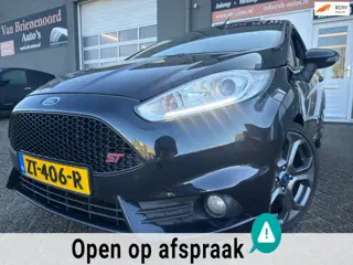 Ford Fiesta 1.6 ST2 met parkeersensoren en navigatie en bluetooth telefoon en airco