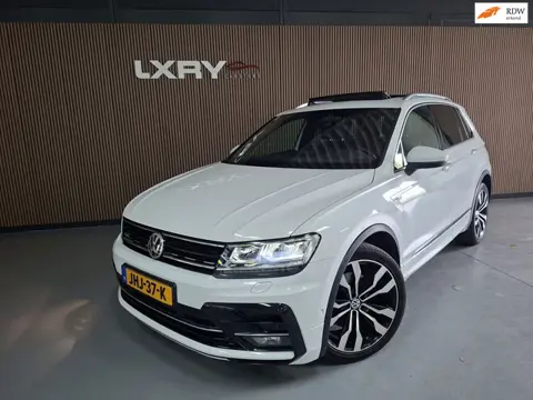 Volkswagen TIGUAN 2.0 TSI 4Motion Highline Business R-Line | Navi | Clima | Pano | Digitaal Cockpit 