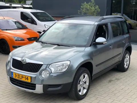 Skoda Yeti 1.2 TSI Active Plus NIEUWSTAAT NAVI L.M. VELGEN ELEKTR PAKKET NWE APK