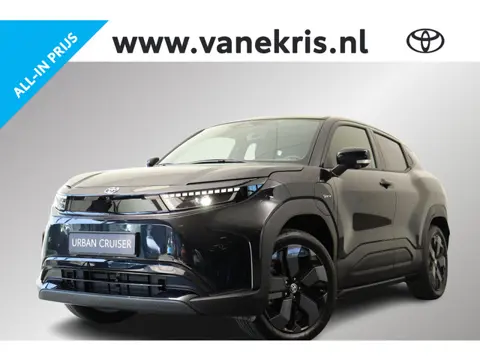 Toyota Urban Cruiser Dynamic 61 kWh direct leverbaar.