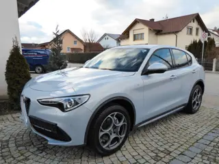 Alfa Romeo Stelvio 2.0T Q4 Ti (206kW/280pk) ** Bi-XENON/LED, NAVI+, LEDER, ACC, 19-inch LMV, MEM ** 