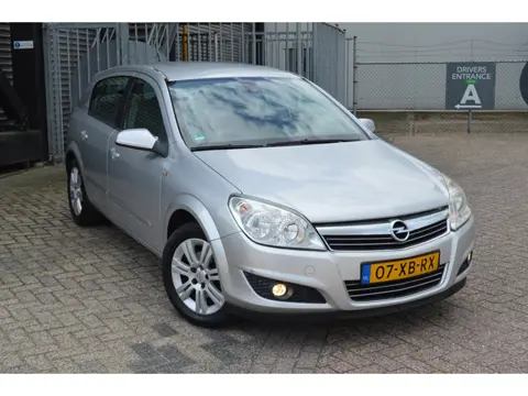 Opel Astra 1.6 Executive bj07 automaat ECC PDC
