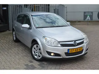 Opel Astra 1.6 Executive bj07 automaat ECC PDC