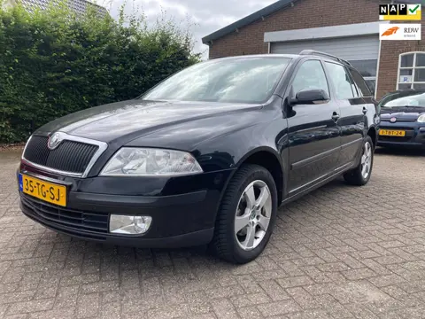 Skoda Octavia Combi 2.0 FSI 4x4 Bj 2006, Clima, Cruise, APK TOT 07-2027, inruil is mogeijk