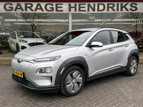 Hyundai Kona EV Comfort 64 kWh | SOH: 95,3% | 3 Fase | Warmtepomp | Navi | Adaptive CC | Climate |