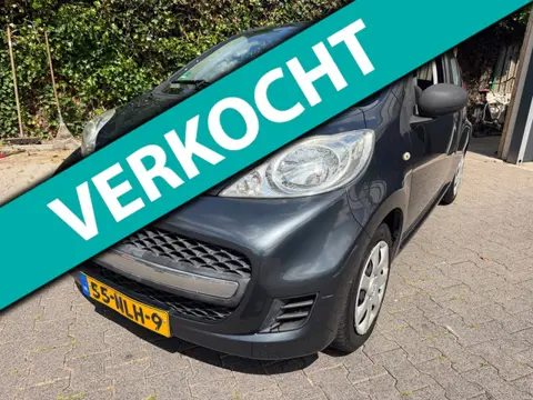 Peugeot 107 1.0-12V XR