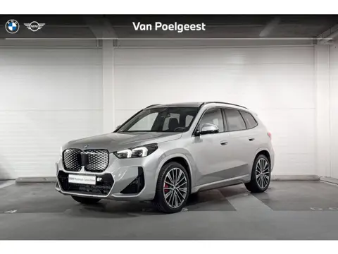 BMW iX1 xDrive30 | M-Sport Pro | Panoramadak | Harman/Kardon | Stoelverwarming