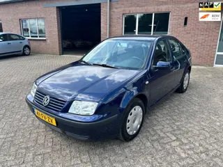 Volkswagen Bora 1.6-16V Trendline //APK 12-2-2027 //Airco