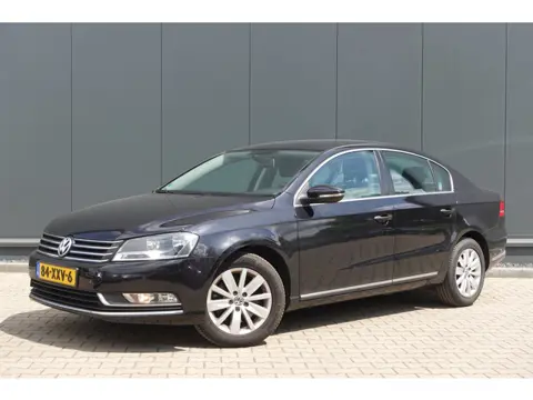 Volkswagen Passat 1.6 TDI Highline BlueMotion