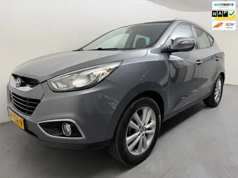 Hyundai Ix35 2.0i i-Catcher # Pano # Leder # Camera # Trekhaak # Navi # Lmv