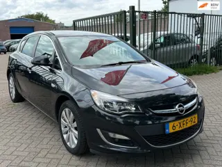 Opel Astra 1.4 Turbo Sport 1e eigenaar achteruit camera navigatie parkeer sensor cruis control cv op