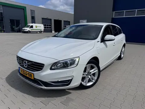 Volvo V60 2.4 D6 AWD Plug-In Hybrid Summum Top Staat!!