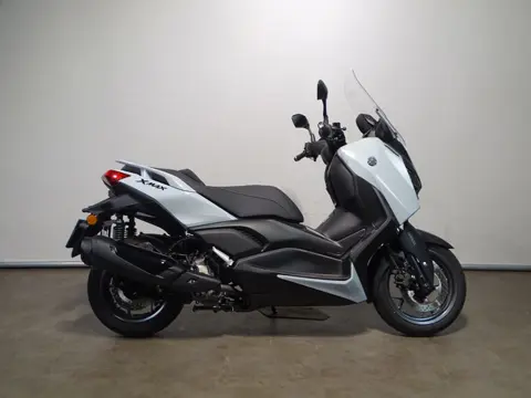 Yamaha X-MAX 300 TECH MAX + (bj 2025)