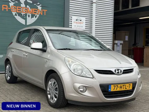 Hyundai i20 1.2i DynamicVersion / Airco / Nap / Apk!!