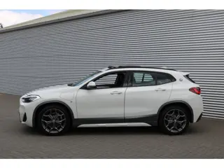 BMW X2 xDrive25e M-Sportpakket (Pano Sportleder/Memory Carplay HarmanKardon Navi/Camera HeadUp Keyle