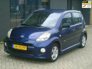 Daihatsu Sirion 2 1.3-16V Comfort Nwe Apk Airco LM-V Stuurbekr Trekhaak