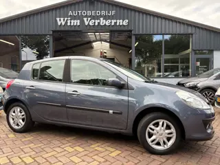 Renault Clio 1.6-16V Dynamique S AUTOMAAT !