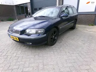 Volvo V70 2.3 T-5 Comfort Line automaat MOTORSCHADE