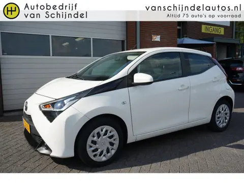 Toyota Aygo 1.0 VVT-I X-PLAY LUXE 5DEURS ORIGINEEL NEDERLANDS PERF ONDERHOUDEN CAMERA ANDROID/APPLEC