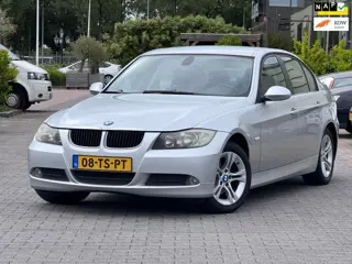 BMW 3-serie 318i High Executive | Automaat | APK 02-02-2027 | Parkeersensoren | Cruise control | Ele