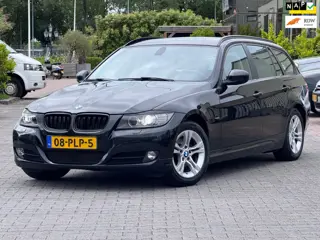 BMW 3-serie Touring 318i High Executive | Automaat | Xenon | Parkeersensoren | Trekhaak | Bluethooth