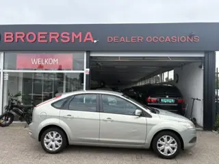 Ford Focus 1.6 Trend 1 EIGENAAR * DISTRIBUTIE IS VERVANGEN. NIEUWE APK *