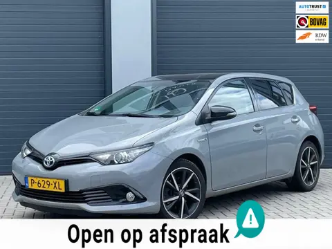 Toyota Auris 1.8 Hybrid Black Edition / NARDO GREY / AUTOMAT