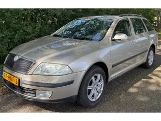 Skoda Octavia Combi 2.0 FSI Ambiente AIRCO CRUISE APK 10-05-2027