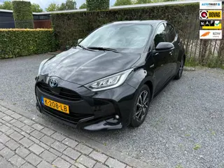 Toyota Yaris 1.5 Hybrid Style - NAP - LED - Carplay - Stoelverwarming - Dealer onderhouden