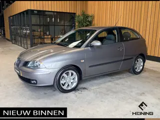 SEAT Ibiza 1.4-16V Sensation. Climatronic. Cruise-control. 36000 KM !! Van tweede eigenaar met NAP.