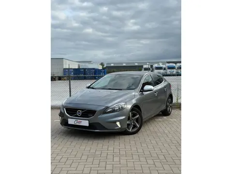 Volvo V40 2.0 D4 R-DESIGN PANO - AIRCO - CRUISE