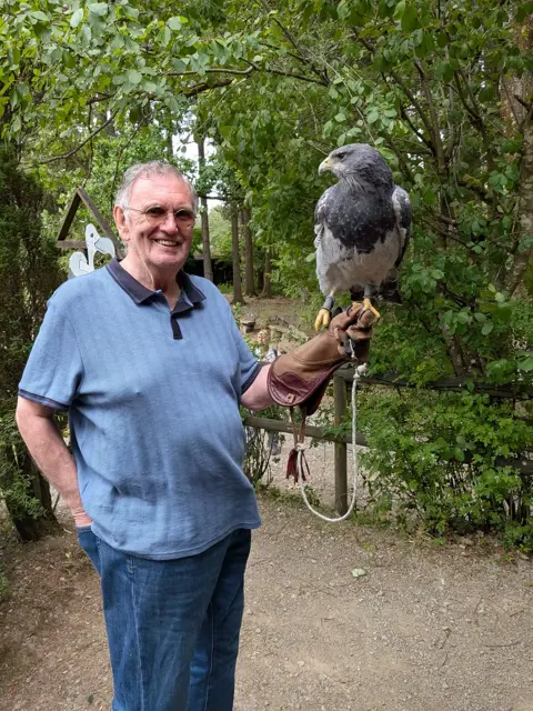 Man72 jaar zkt bare date ik vergoed