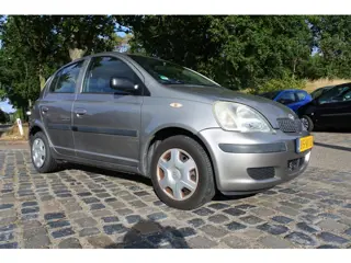 Toyota Yaris 1.3 VVT-i Idols 5 drs airco 196 dkm apk 2-5-2027