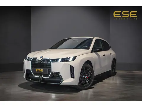 BMW iX xDrive M70 112 kWh | Suite Amido | Snelwegassistent* | 22 kW | 22'' 1027M | Harman/kardon