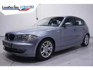 BMW 1-serie 116i Introduction airco sportstoelen mistlampen-voor stuurbediening cruise-controle 16"-