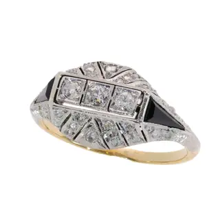 Art Deco Diamond and Onyx Ring in Gold and Platinum, circa 1930