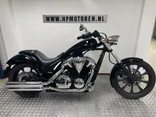 Honda VT 1300 CX FURY CUSTOM BOVAGGARANTIE 7572 KM !!!