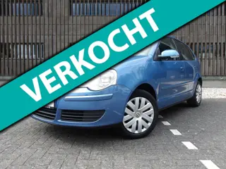 Volkswagen Polo 1.4-16V/AUTOMAAT/AIRCO/cruise/pdc/5dr/nw APK en oh beurt/5 zitplaatsen/100% onderhou