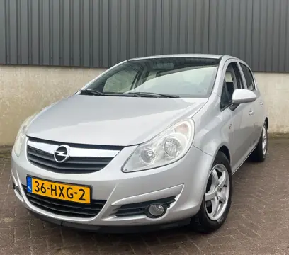 Opel Corsa 1.4 ( 5 Deurs ) 2009 | Apk 03-2027 | Airco | LM Velgen | Nieuw Distributie ketting | Aux