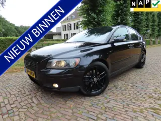 Volvo S40 2.4 Summum 141 PK!!! Climatecontrol Cruisecontrol Leer Xenon Trekhaak Lm Velgen Navigatie